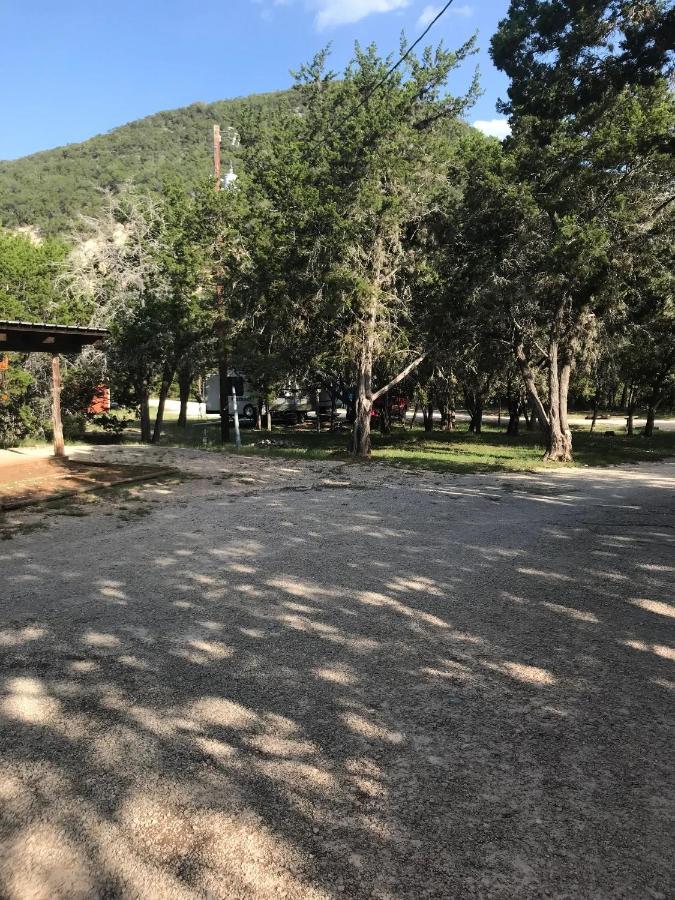 A Peace Of Heaven Cabins And Rv Vanderpool 外观 照片