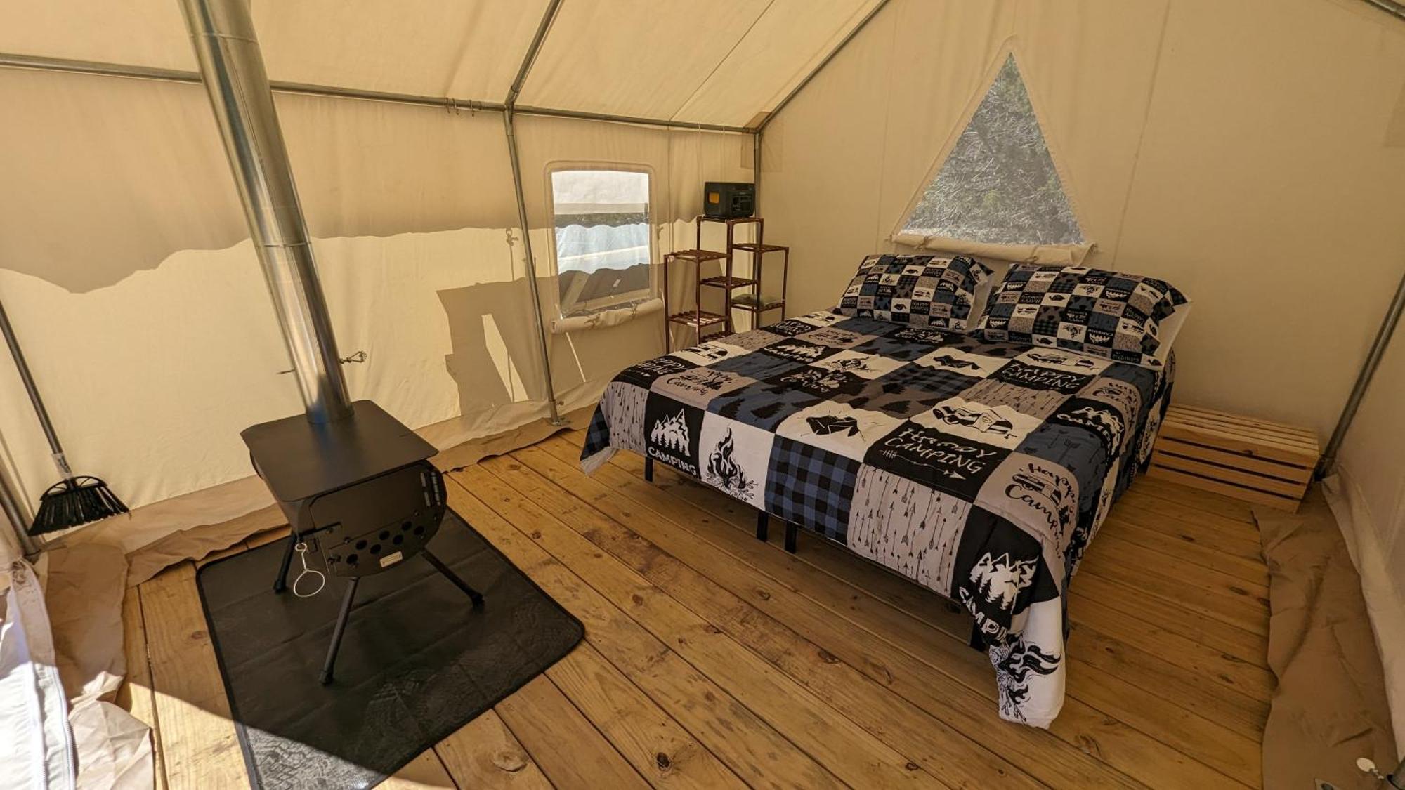 A Peace Of Heaven Cabins And Rv Vanderpool 外观 照片