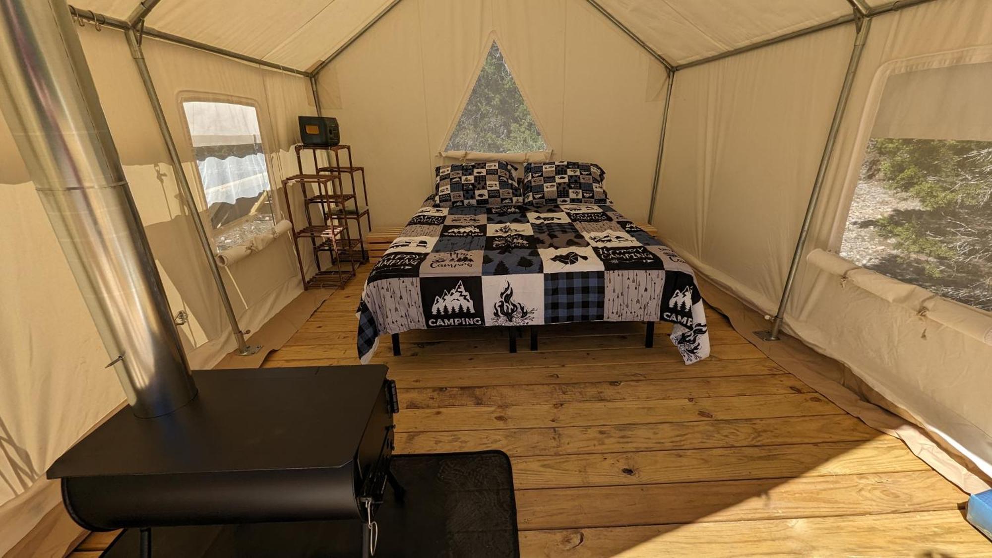 A Peace Of Heaven Cabins And Rv Vanderpool 外观 照片