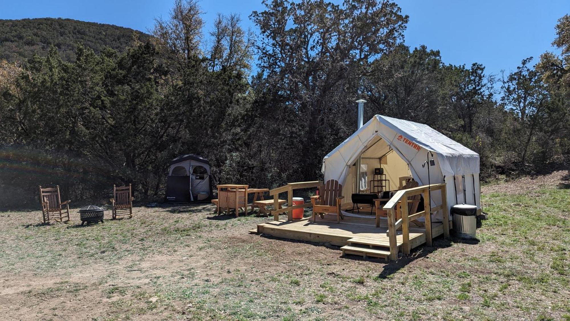 A Peace Of Heaven Cabins And Rv Vanderpool 外观 照片