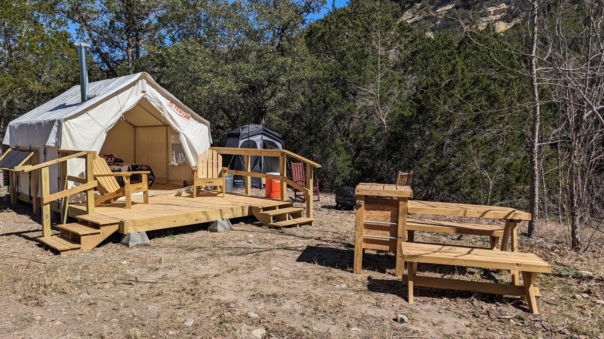 A Peace Of Heaven Cabins And Rv Vanderpool 外观 照片