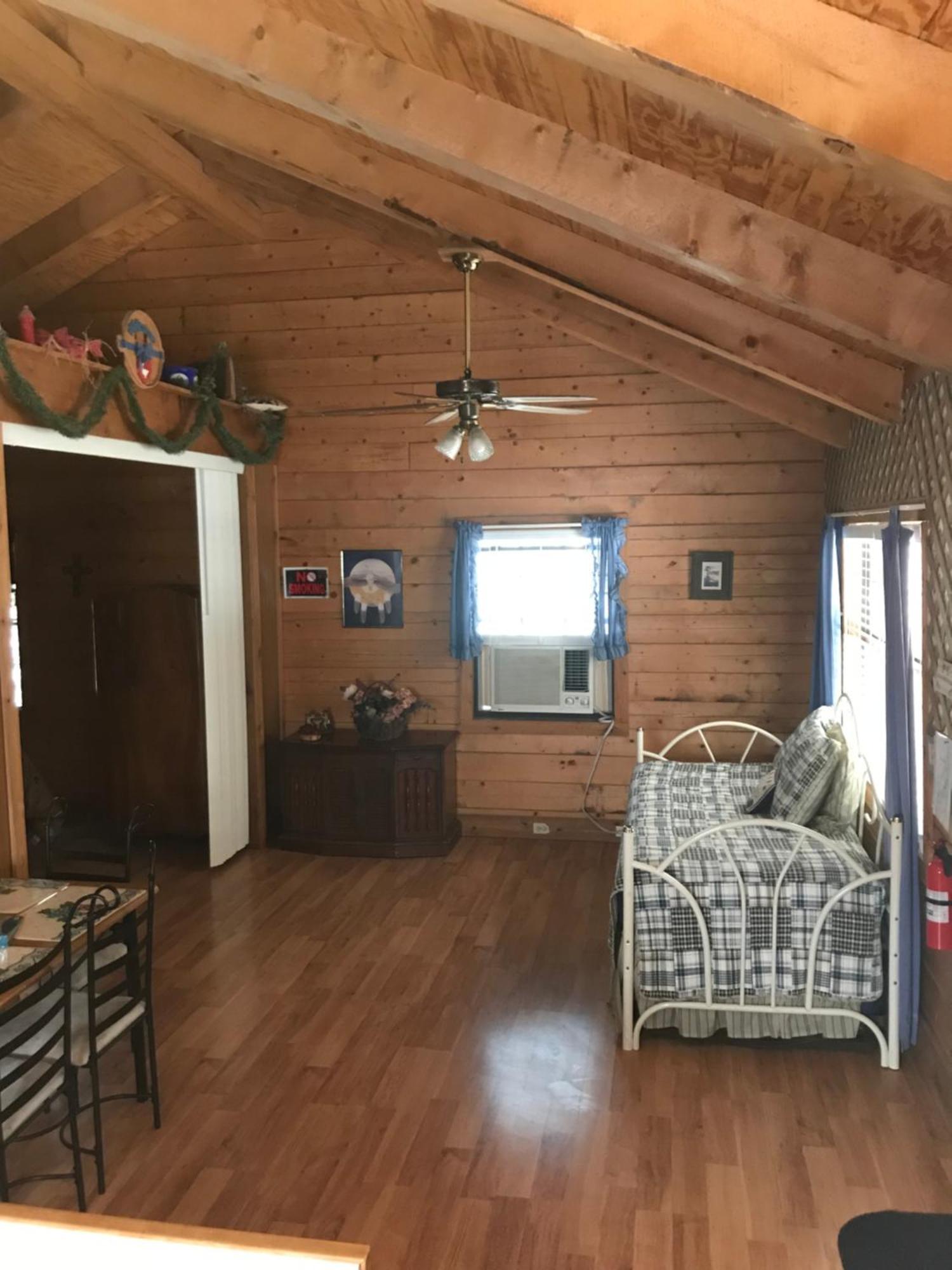 A Peace Of Heaven Cabins And Rv Vanderpool 外观 照片