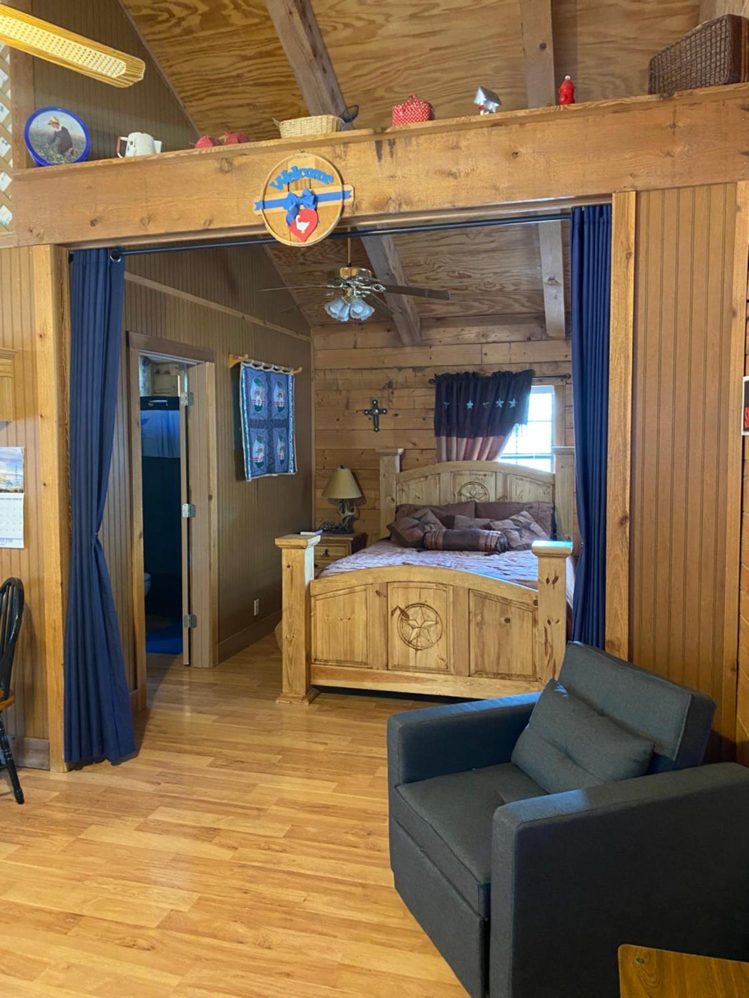 A Peace Of Heaven Cabins And Rv Vanderpool 外观 照片