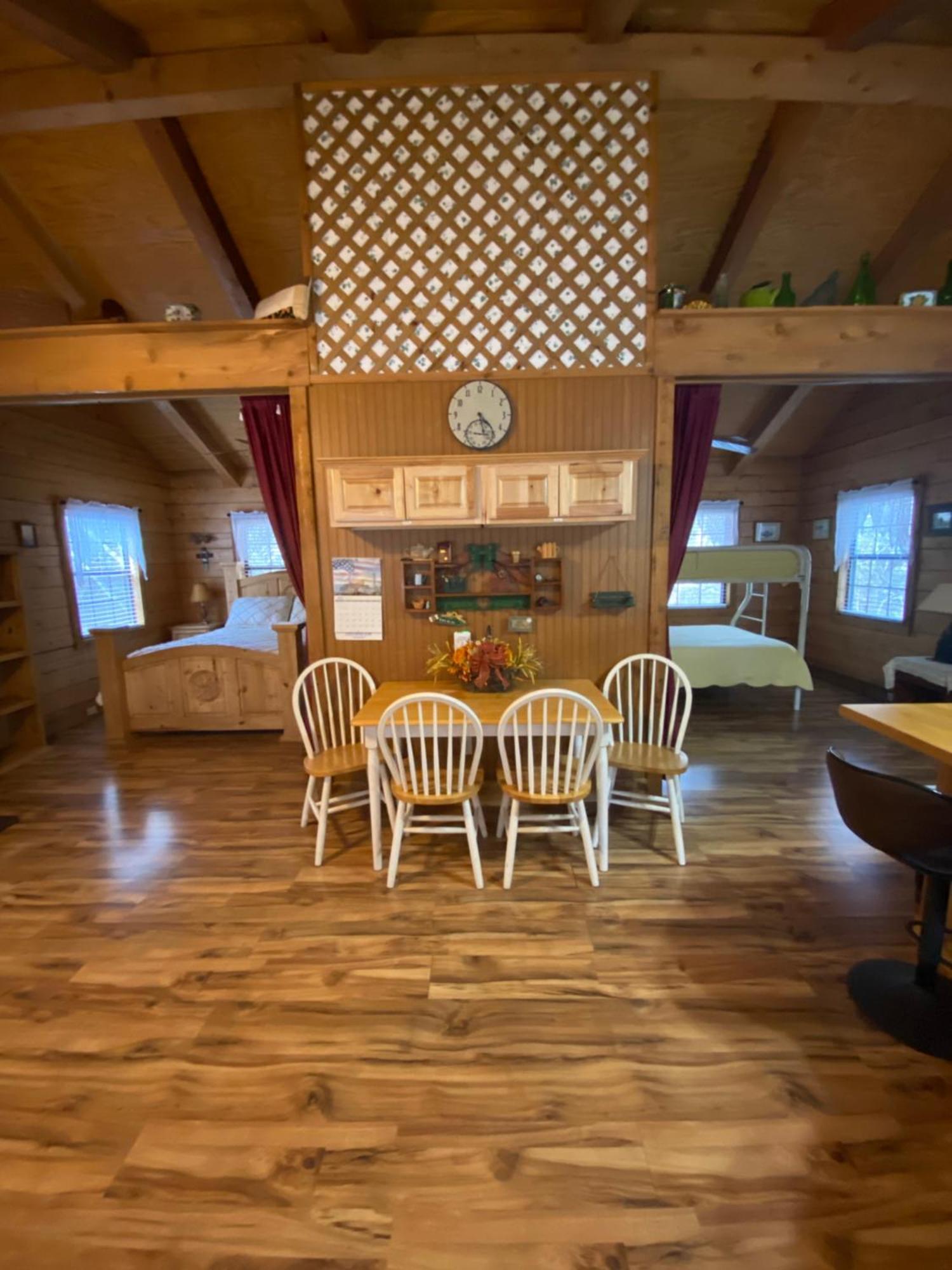 A Peace Of Heaven Cabins And Rv Vanderpool 外观 照片